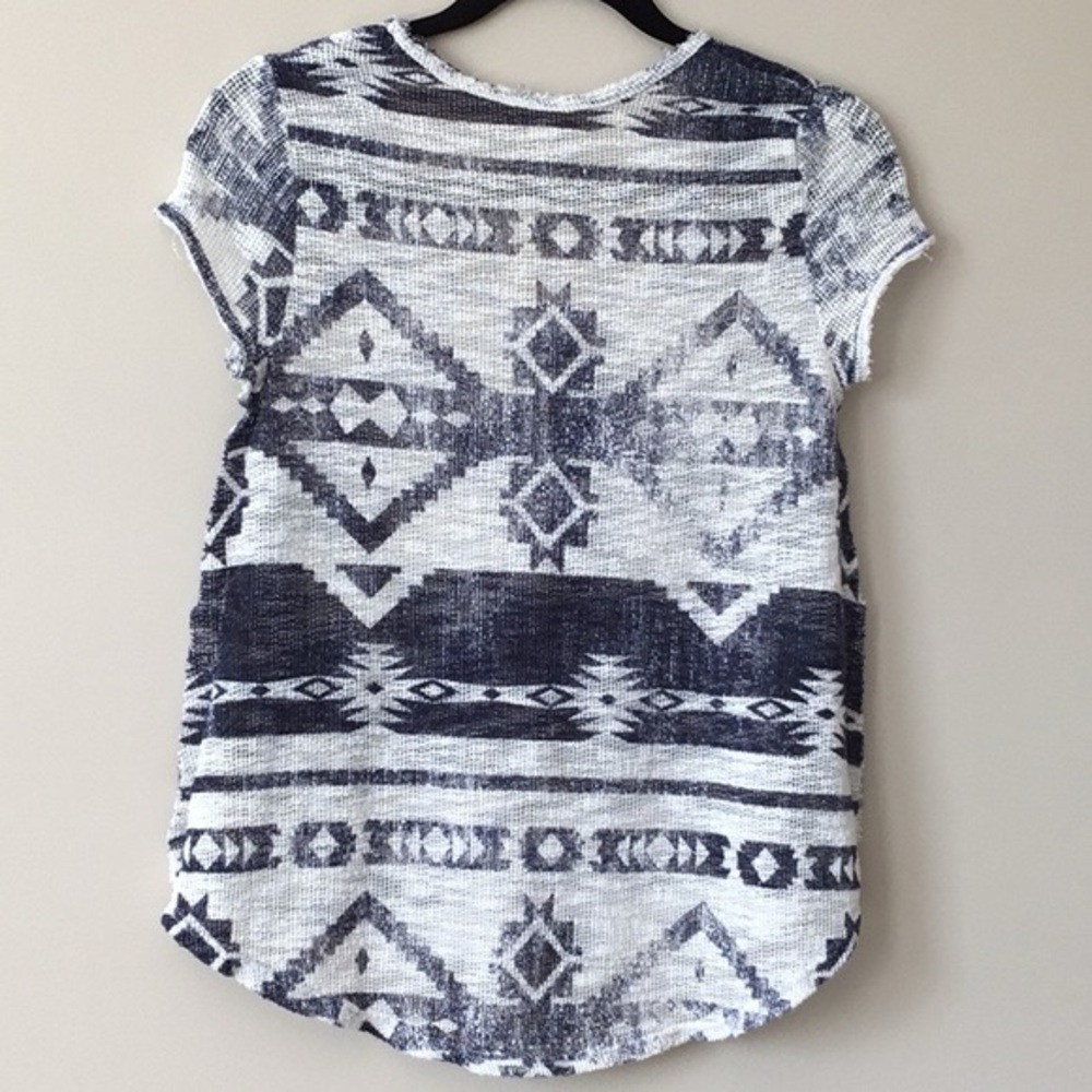 Francesca’s Miami Short Sleeve Top - Picture 3 of 6